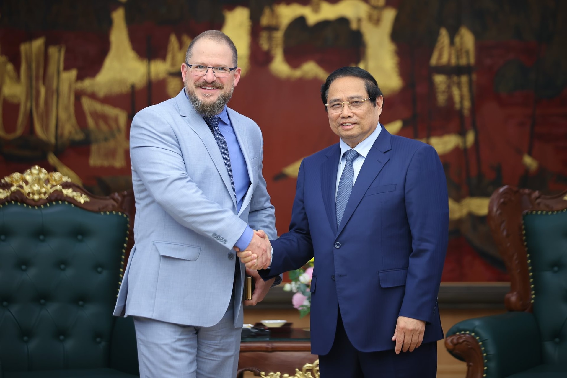 Mua công ty của Vingroup, Tập đoàn vốn hóa 160 tỷ USD sẵn sàng hỗ trợ Việt Nam trong 1 lĩnh vực then chốt - Ảnh 1