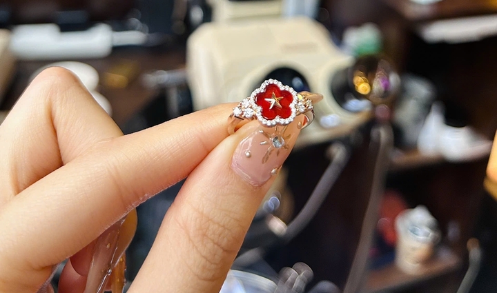 Loạt sản phẩm hút khách nhờ lấy cảm hứng từ Quốc khánh 2/9 - Ảnh 10