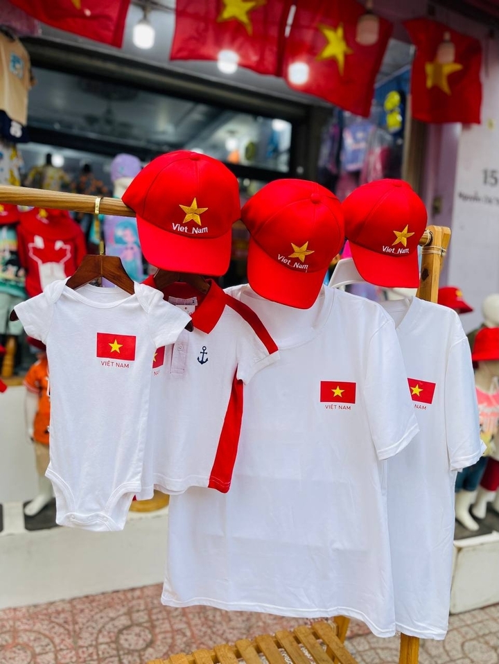 Loạt sản phẩm hút khách nhờ lấy cảm hứng từ Quốc khánh 2/9 - Ảnh 3