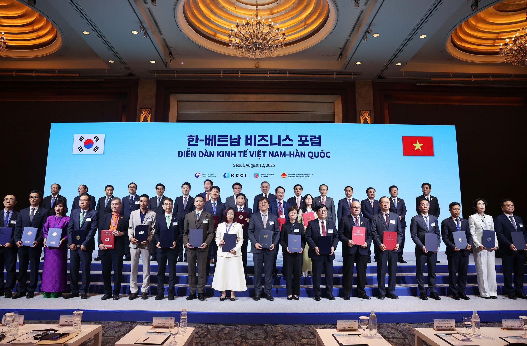 Việt Nam đón tin vui về bán dẫn, tiến vào thị trường được ví như "cái nôi" ngành chip, quy mô 87 tỷ USD - Ảnh 1