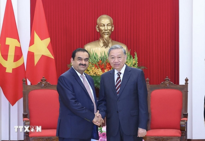 Tập đoàn Adani Ấn Độ muốn đầu tư 10 tỷ USD vào Việt Nam - Ảnh 1