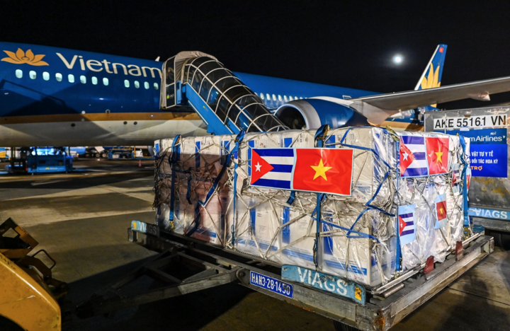 Bạn và tôi có thể đã được uống sữa bò, tiêm kháng sinh Cuba giữa lúc khó khăn - Ảnh 2