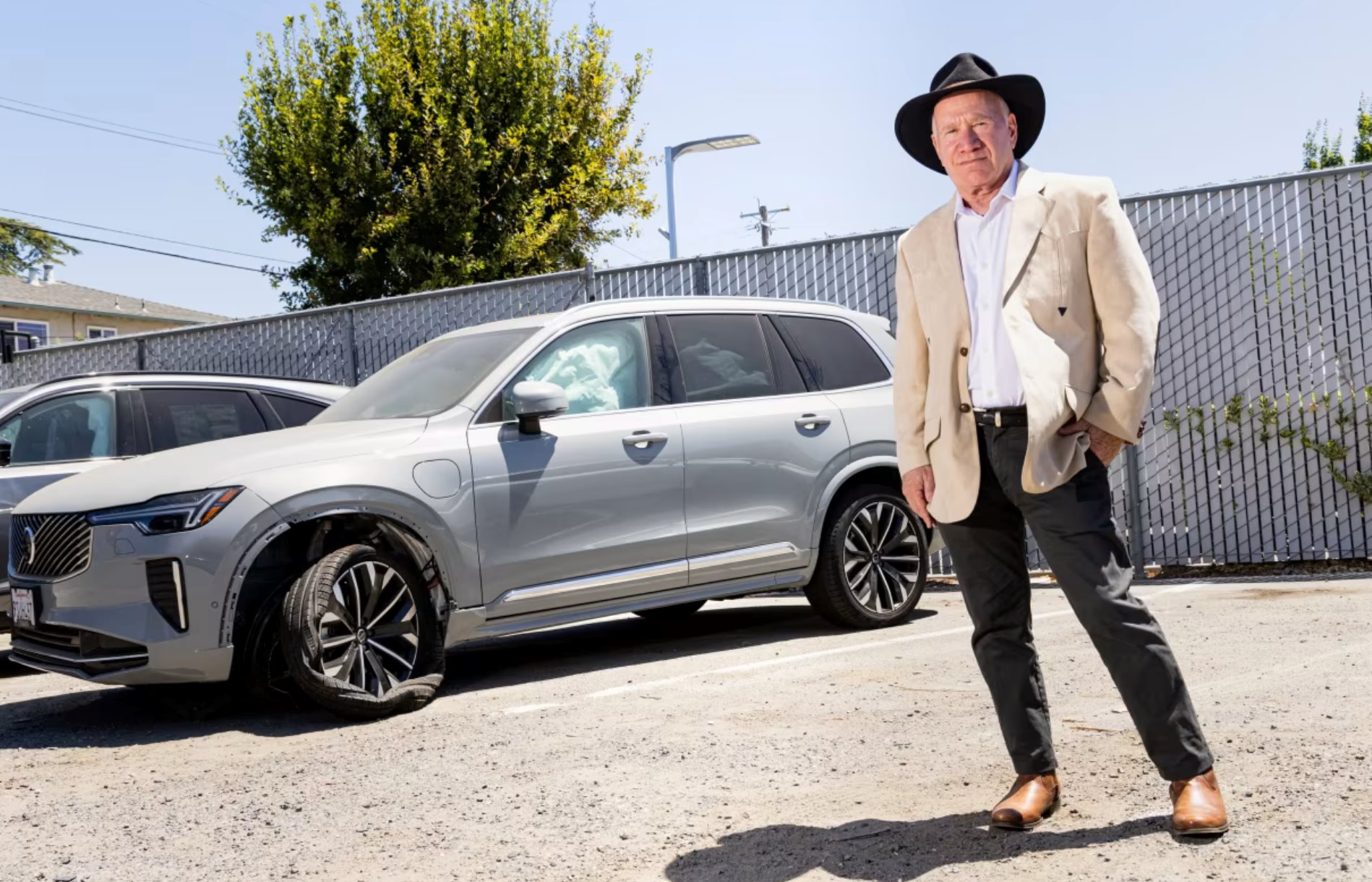 Hãng ô tô được mệnh danh 'an toàn nhất thế giới' vừa gặp sự cố nghiêm trọng, 11.500 chiếc xe điện phải ngừng cài phần mềm - Ảnh 3