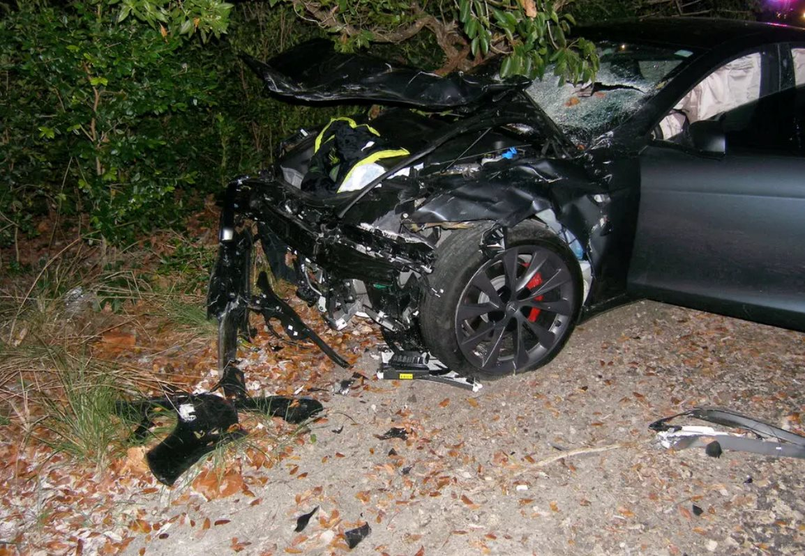 Tesla nhận phán quyết gây chết người: Elon Musk điêu đứng, tương lai robottaxi tự lái vỡ vụn - Ảnh 1