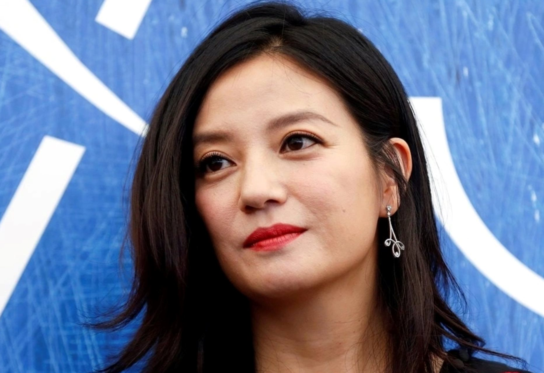 Triệu Vy bị toà án Bắc Kinh đóng băng lượng cổ phiếu trị giá hơn 50 tỷ đồng - Ảnh 1