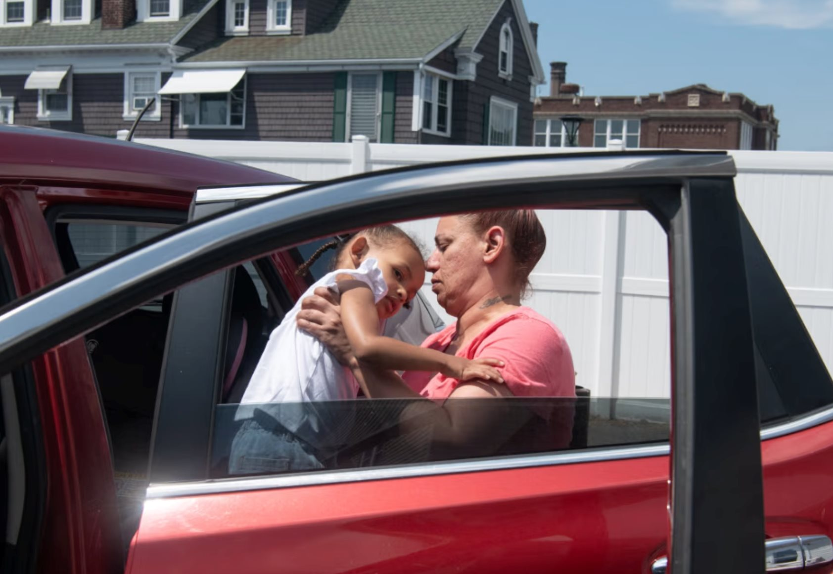 Lạm phát đang 'bóp nghẹt' người Mỹ: Không dám mua nhà, đổi việc, chấp nhận an phận thủ thường - Ảnh 1