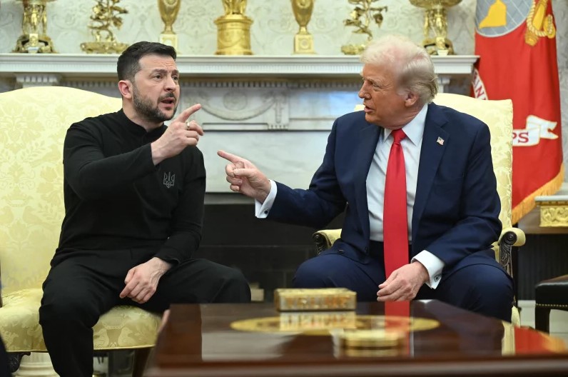 Từ chỉ trích đến khen ngợi: 'Lá bùa may mắn' giúp Tổng thống Ukraine xích lại gần ông Trump - Ảnh 2