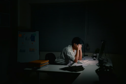 Thao túng tâm lý trắng trợn: Công ty ép nhân viên làm thêm 160 giờ/tháng, không một xu lương tăng ca - Ảnh 2