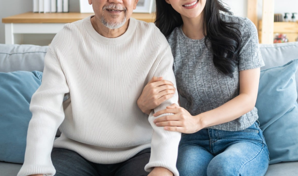 Bạc bẽo: Người đàn ông Trung Quốc đột quỵ, vợ rút sạch 153.000 USD, để lại vỏn vẹn 6 USD trong tài khoản - Ảnh 1