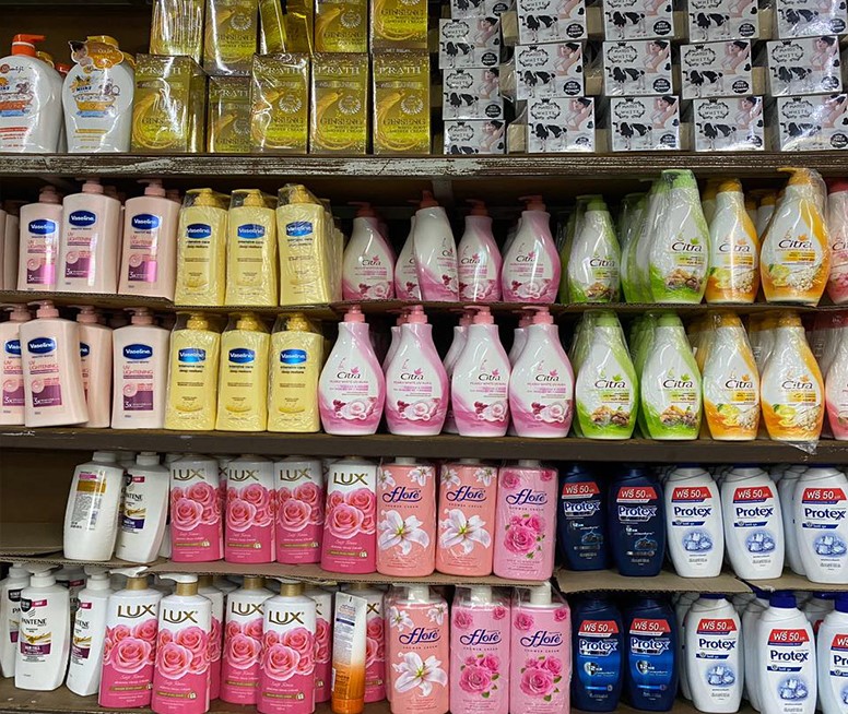 Từ tranh chấp biên giới đến siêu thị: Người Campuchia nói ‘không’ với hàng Thái Lan - Ảnh 1