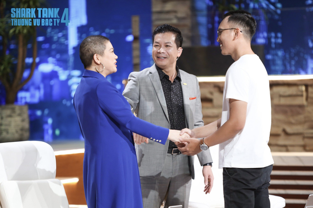 Nhìn lại Startup Việt từng khiến 4 “cá mập” tranh giành: Bán bạt chống ngập biến ô tô thành xuồng, nâng được cả xe bán tải 1.800 kg - Ảnh 3