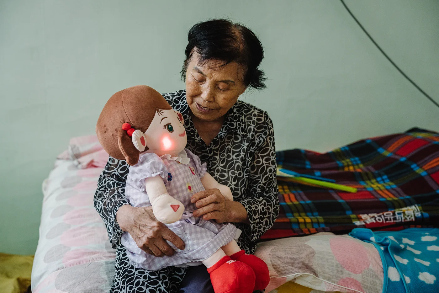 Đây mới là tác dụng kinh ngạc nhất của ChatGPT đối với cuộc đời chúng ta: "Giờ bà không còn muốn chết nữa" - Ảnh 5