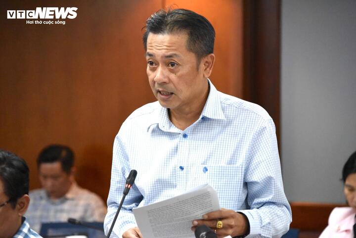 TP.HCM bãi bỏ quyết định thu phí sử dụng vỉa hè, nghiên cứu đề án quản lý mới - Ảnh 1