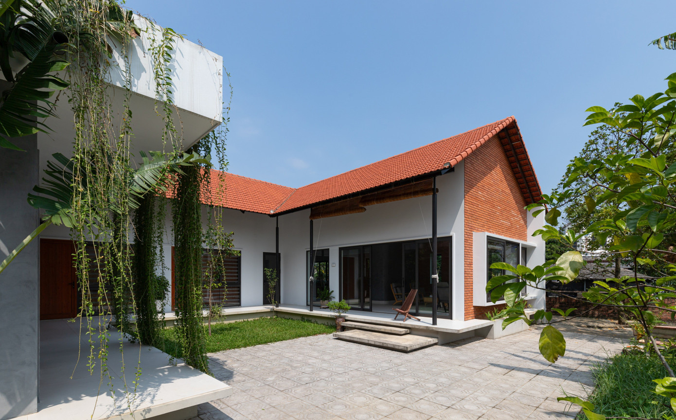 Thiết kế nhà cấp 4 hiện đại vẫn giữ được vườn và ao phía trước - Ảnh 4