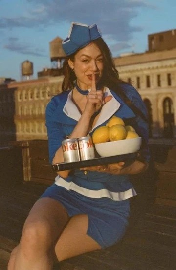 Cựu tiếp viên hàng không hé lộ bí mật trên chiếc chuyên cơ của giới siêu giàu - Ảnh 2