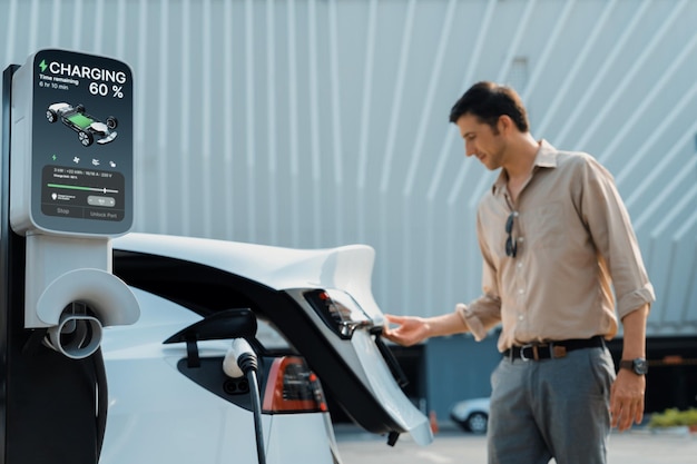 Muốn pin xe điện bền hơn nên dùng sạc chậm hay sạc nhanh? Câu trả lời chính xác không phải ai cũng biết - Ảnh 1