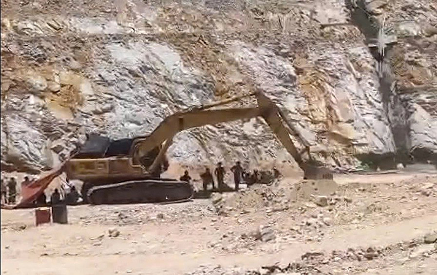 Sập cốt pha bê tông trên công trường cao tốc Quy Nhơn - Chí Thạnh, 2 người tử vong - Ảnh 1