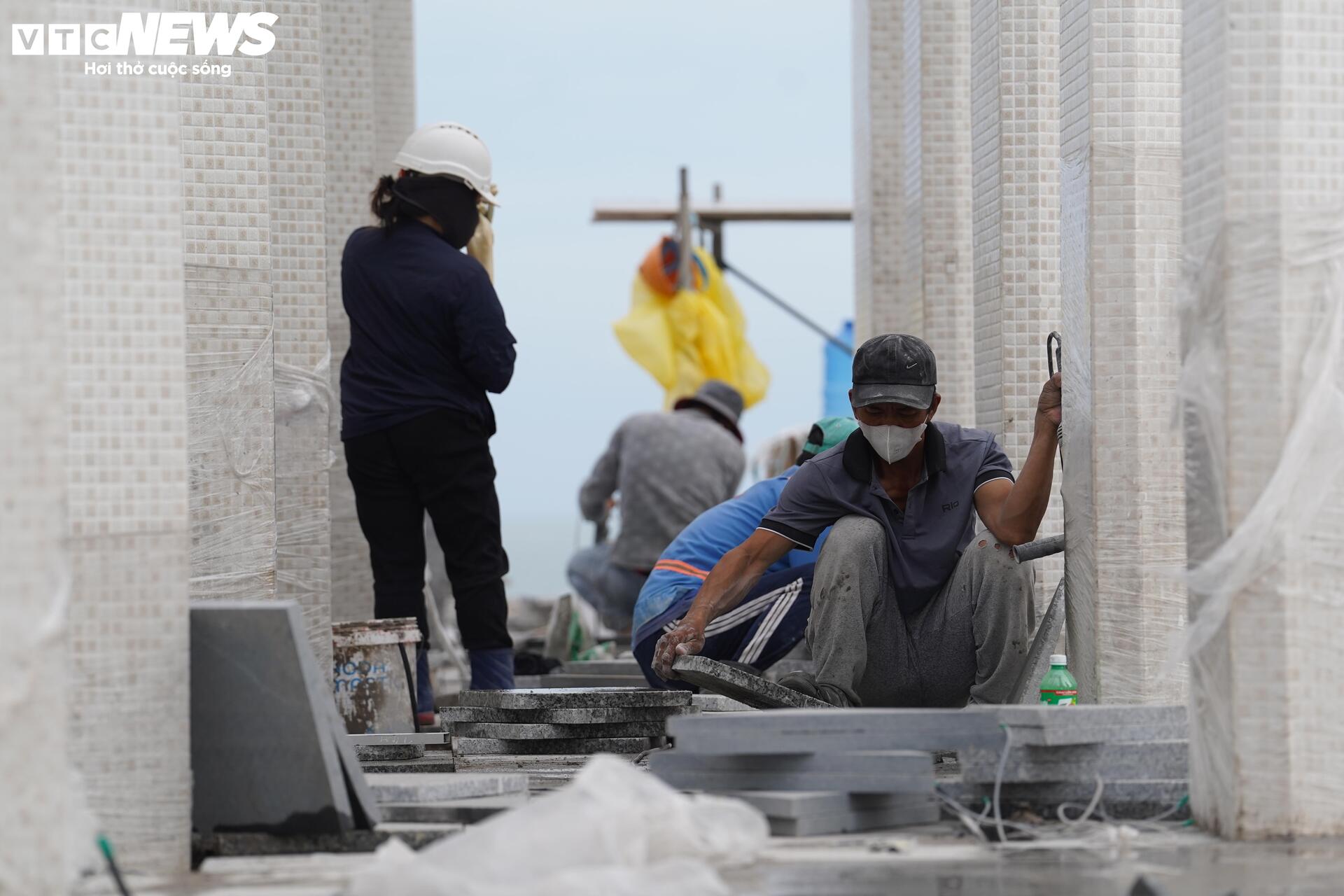 Tấp nập thi công bãi biển đẹp nhất Nam Bộ, sẵn sàng đón du khách dịp lễ 2/9 - Ảnh 6