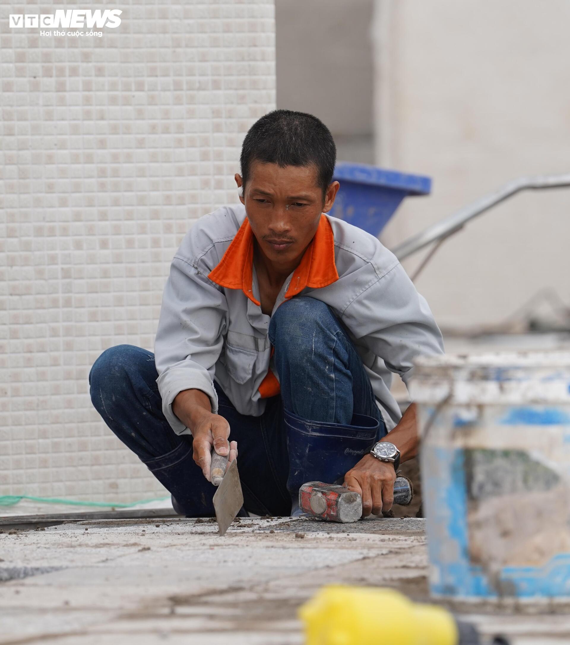 Tấp nập thi công bãi biển đẹp nhất Nam Bộ, sẵn sàng đón du khách dịp lễ 2/9 - Ảnh 9