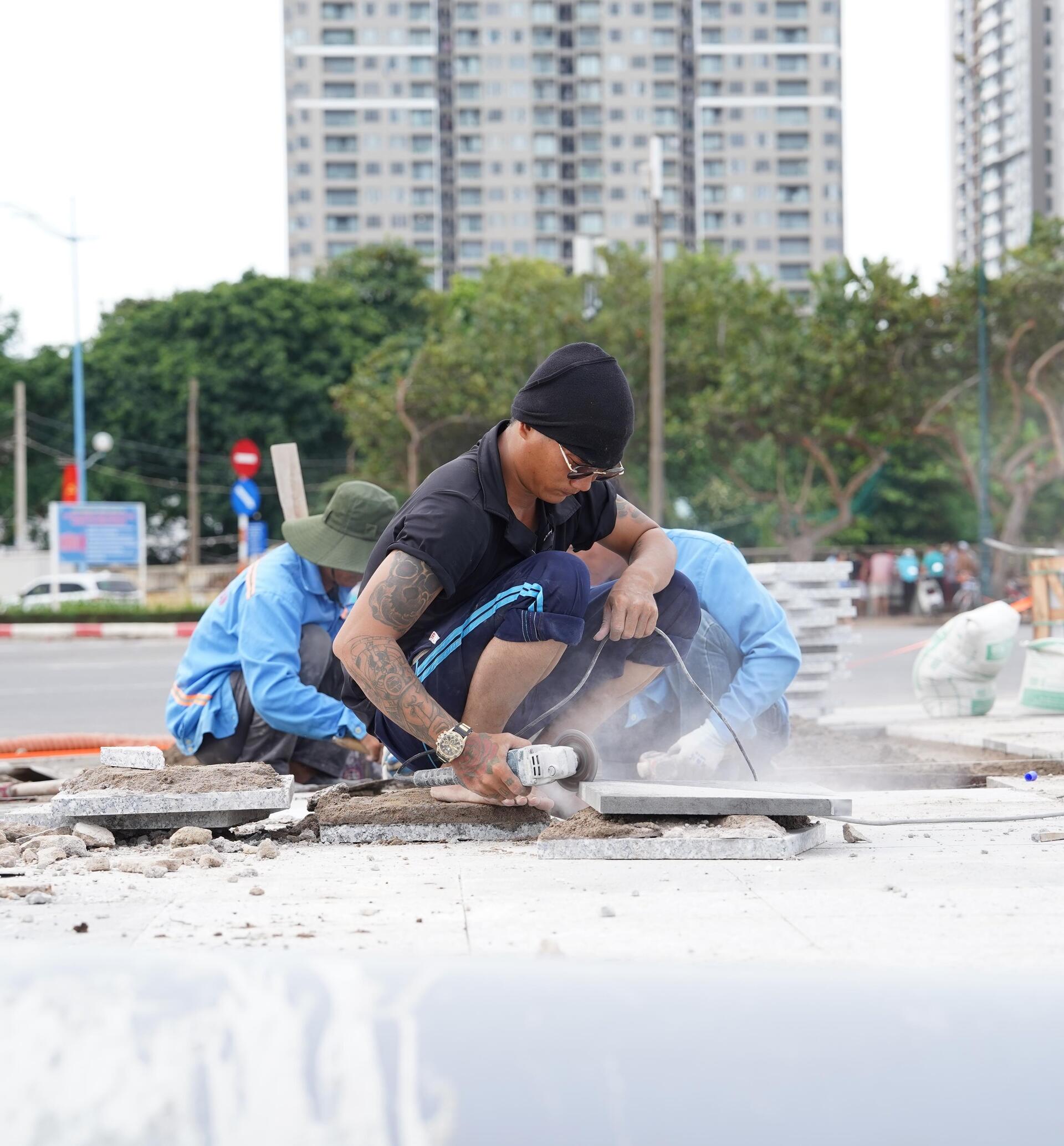 Tấp nập thi công bãi biển đẹp nhất Nam Bộ, sẵn sàng đón du khách dịp lễ 2/9 - Ảnh 4