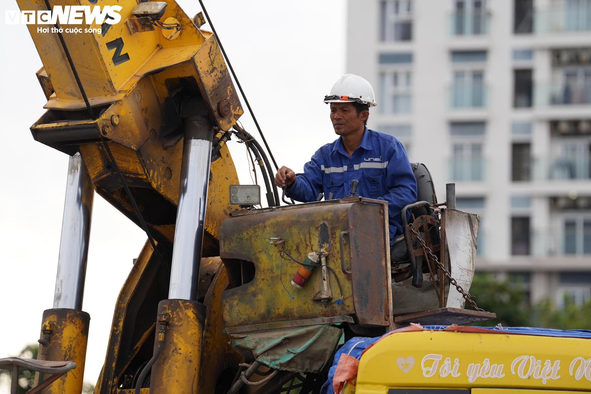 Tấp nập thi công bãi biển đẹp nhất Nam Bộ, sẵn sàng đón du khách dịp lễ 2/9 - Ảnh 11