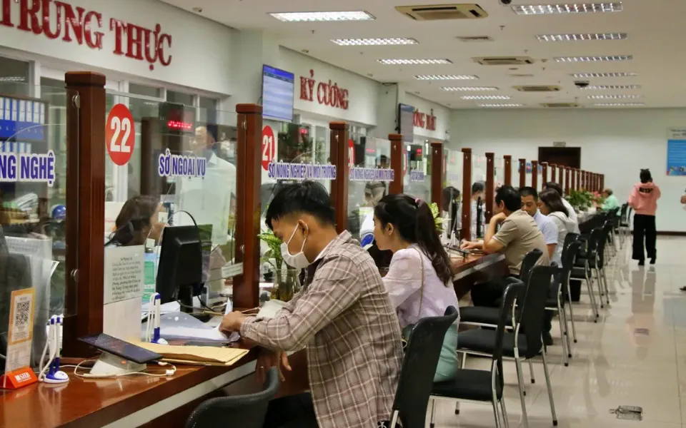 Nghiên cứu thu phí 0 đồng khi thực hiện thủ tục hành chính trực tuyến - Ảnh 1