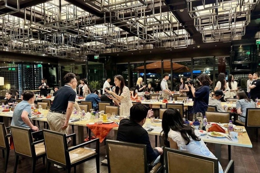 Tình yêu cũng cần bảng sao kê: Bi kịch tình cảm của giới siêu giàu - Ảnh 1