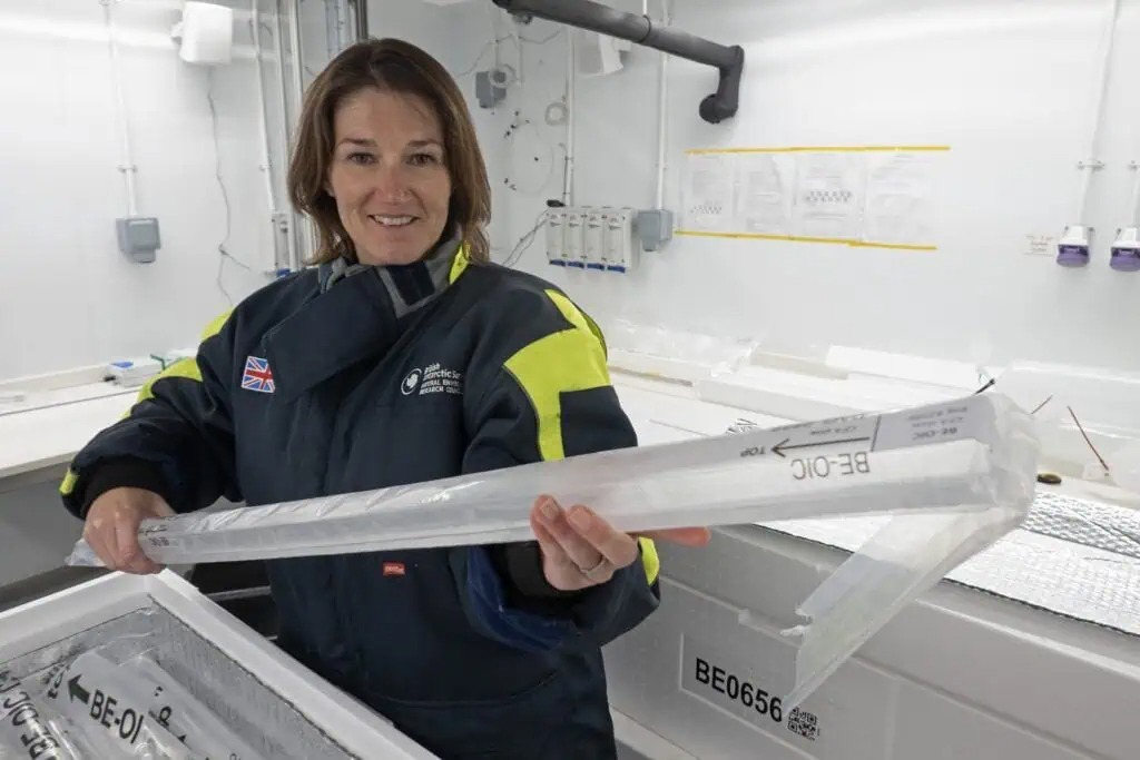 Đây là lớp băng lâu đời nhất trên hành tinh và nó sắp tan chảy dần để hé lộ 1,5 triệu năm lịch sử Trái Đất! - Ảnh 4