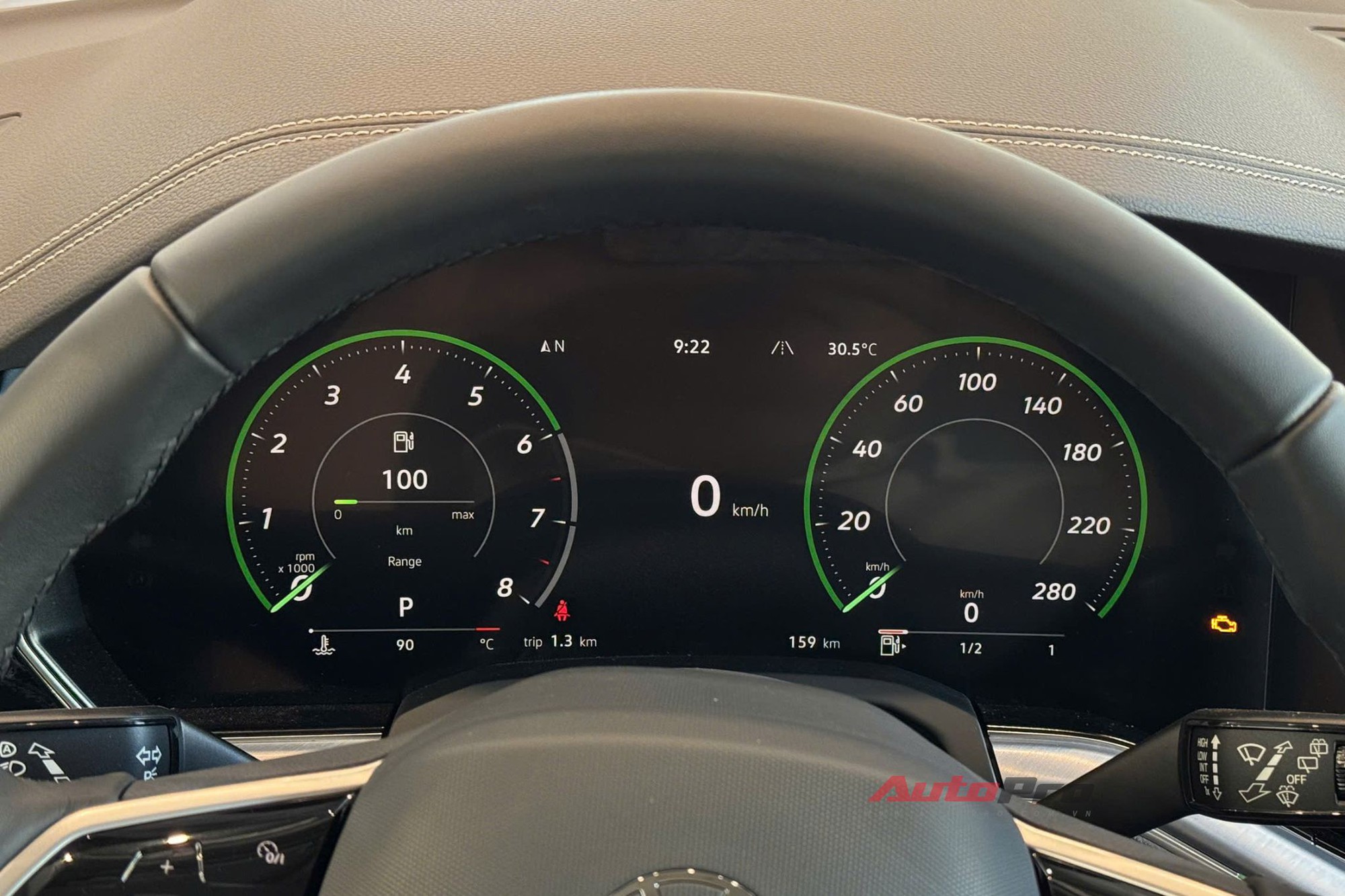 VW Touareg thêm 2 bản mới, đã về đại lý: Giá tới gần 3,4 tỷ đồng nhưng vẫn rẻ hơn Audi Q7 cả trăm triệu đồng, chưa có ADAS - Ảnh 17