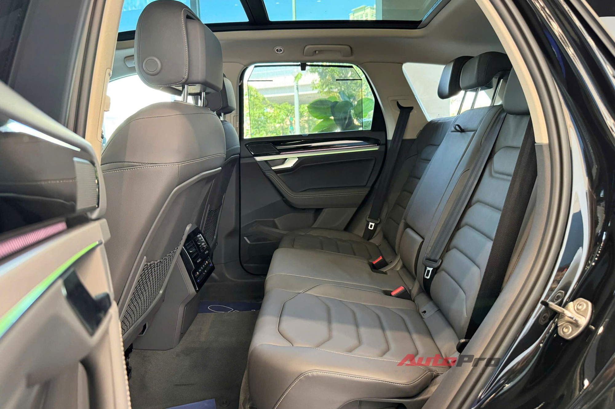 VW Touareg thêm 2 bản mới, đã về đại lý: Giá tới gần 3,4 tỷ đồng nhưng vẫn rẻ hơn Audi Q7 cả trăm triệu đồng, chưa có ADAS - Ảnh 23