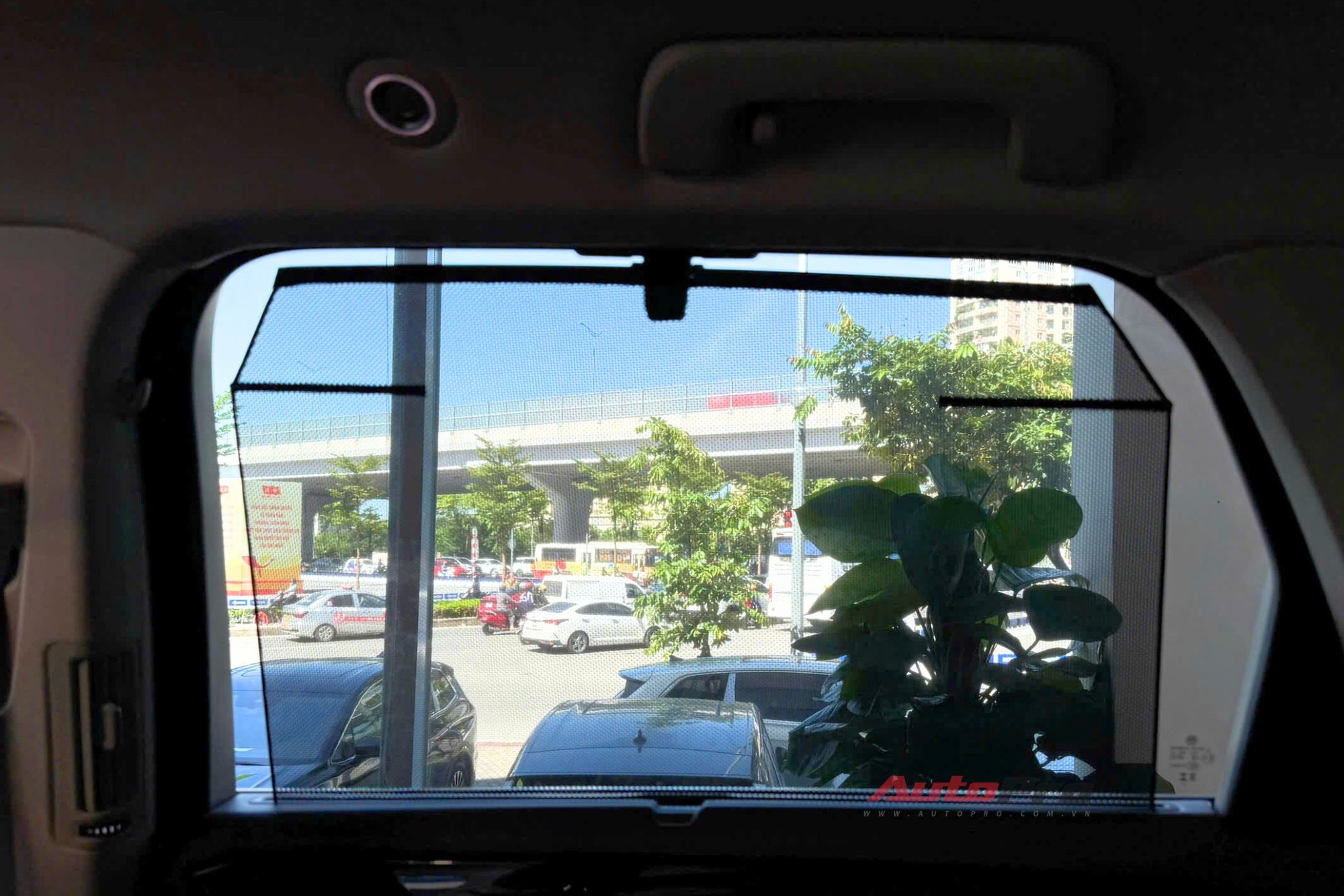 VW Touareg thêm 2 bản mới, đã về đại lý: Giá tới gần 3,4 tỷ đồng nhưng vẫn rẻ hơn Audi Q7 cả trăm triệu đồng, chưa có ADAS - Ảnh 24