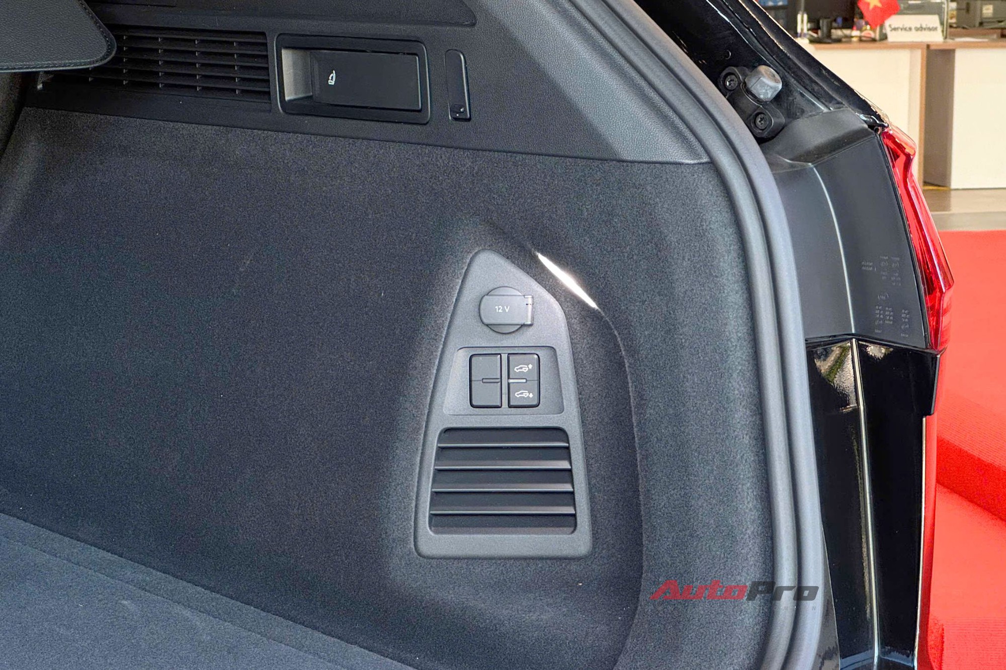 VW Touareg thêm 2 bản mới, đã về đại lý: Giá tới gần 3,4 tỷ đồng nhưng vẫn rẻ hơn Audi Q7 cả trăm triệu đồng, chưa có ADAS - Ảnh 26