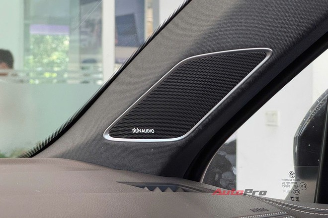 VW Touareg thêm 2 bản mới, đã về đại lý: Giá tới gần 3,4 tỷ đồng nhưng vẫn rẻ hơn Audi Q7 cả trăm triệu đồng, chưa có ADAS - Ảnh 10