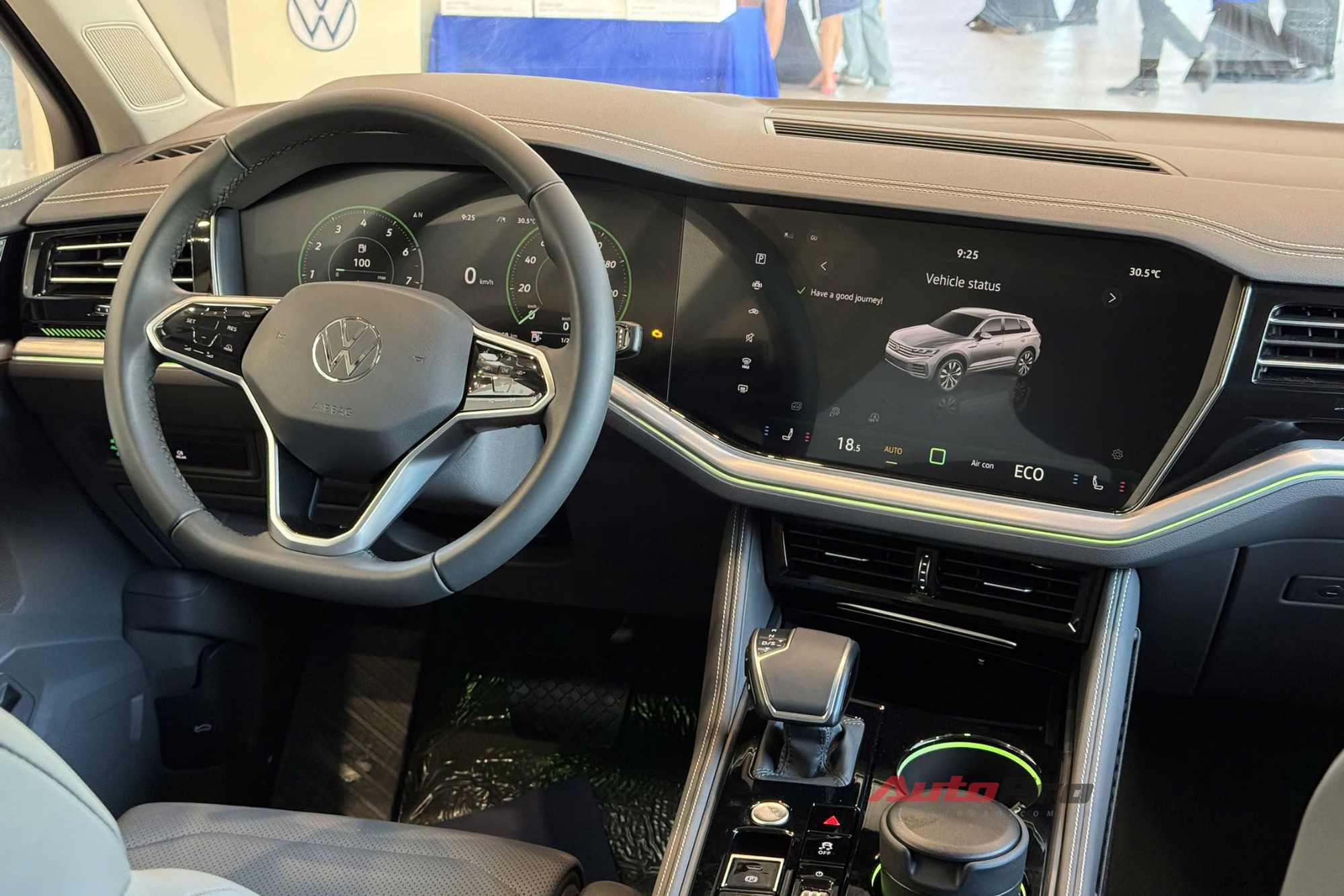 VW Touareg thêm 2 bản mới, đã về đại lý: Giá tới gần 3,4 tỷ đồng nhưng vẫn rẻ hơn Audi Q7 cả trăm triệu đồng, chưa có ADAS - Ảnh 16