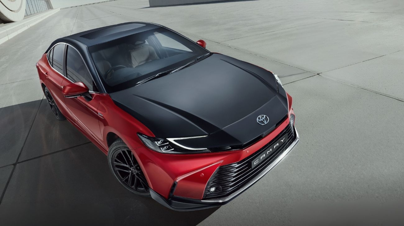 Toyota Camry từ 'xe chủ tịch' thành 'xe dân chơi': Bổ sung bản mới bắt mắt hơn, thêm tiện nghi mà giá không đổi - Ảnh 1