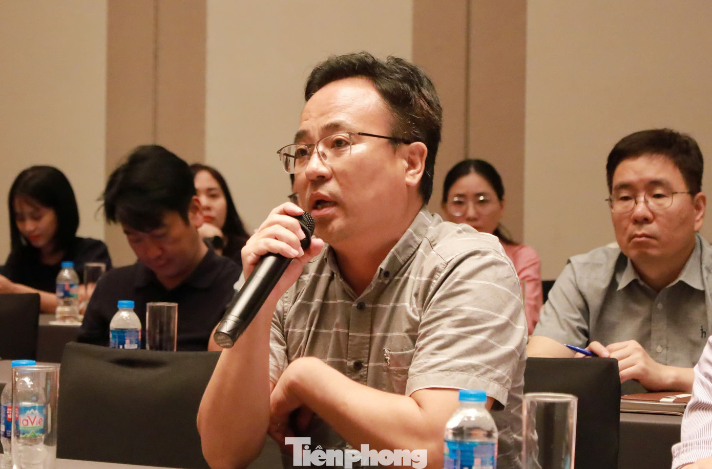 Lao động khu công nghiệp: Ở ngoài thì thừa, bên trong kêu thiếu - Ảnh 3