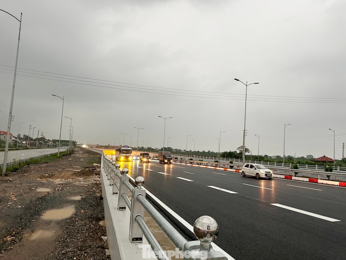 Hình ảnh xe qua nút giao ngầm trên cao tốc Cầu Giẽ - Ninh Bình vừa vận hành - Ảnh 1