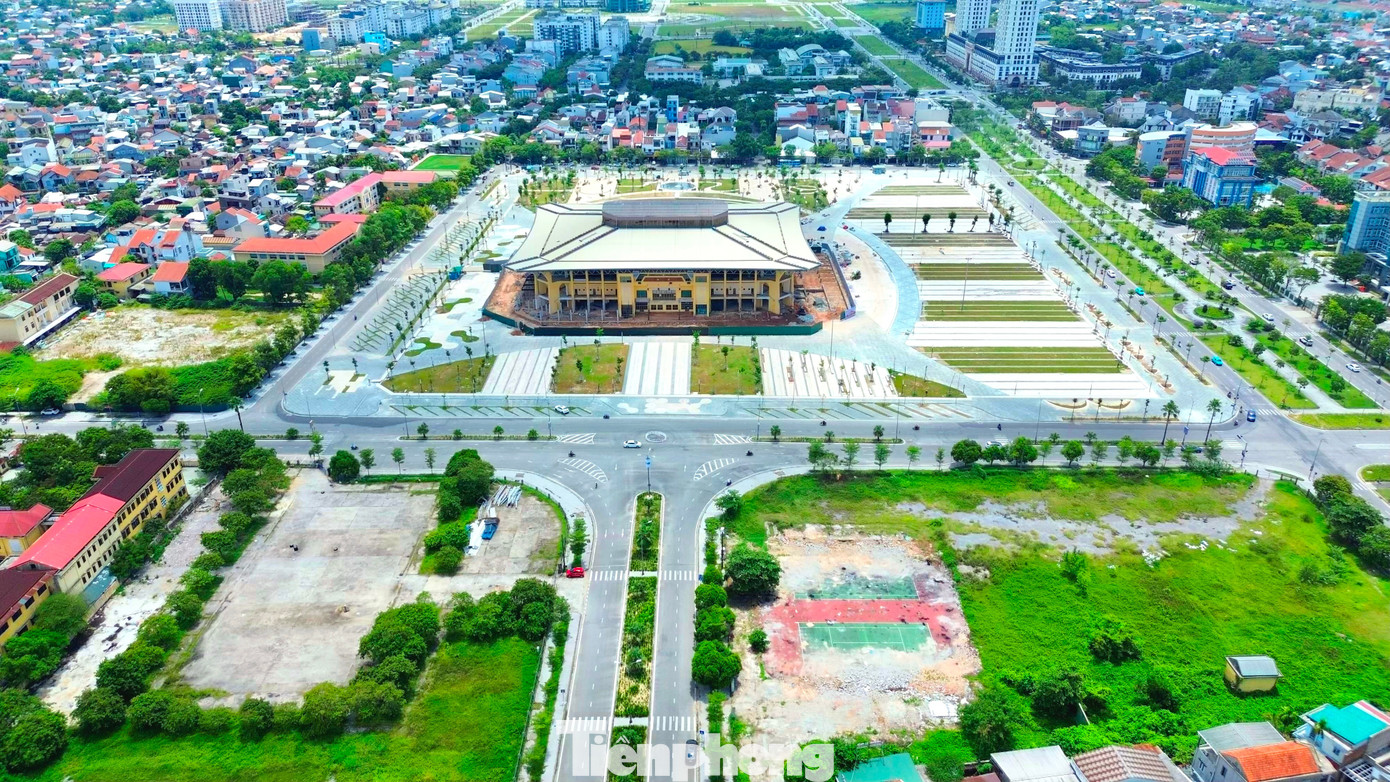 Xem trước hình ảnh quảng trường 200 tỷ ở Huế sắp khánh thành - Ảnh 1