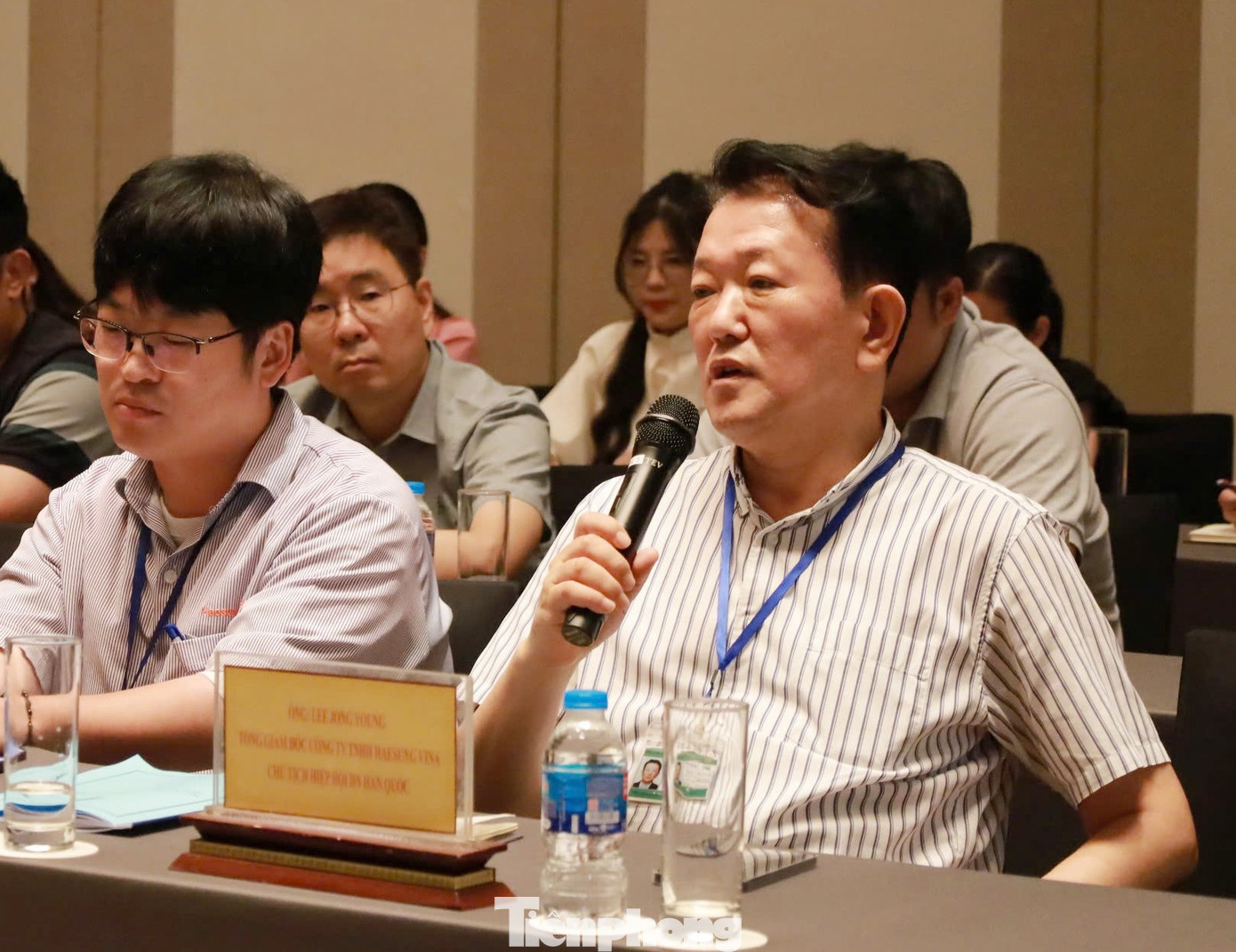 Lao động khu công nghiệp: Ở ngoài thì thừa, bên trong kêu thiếu - Ảnh 2