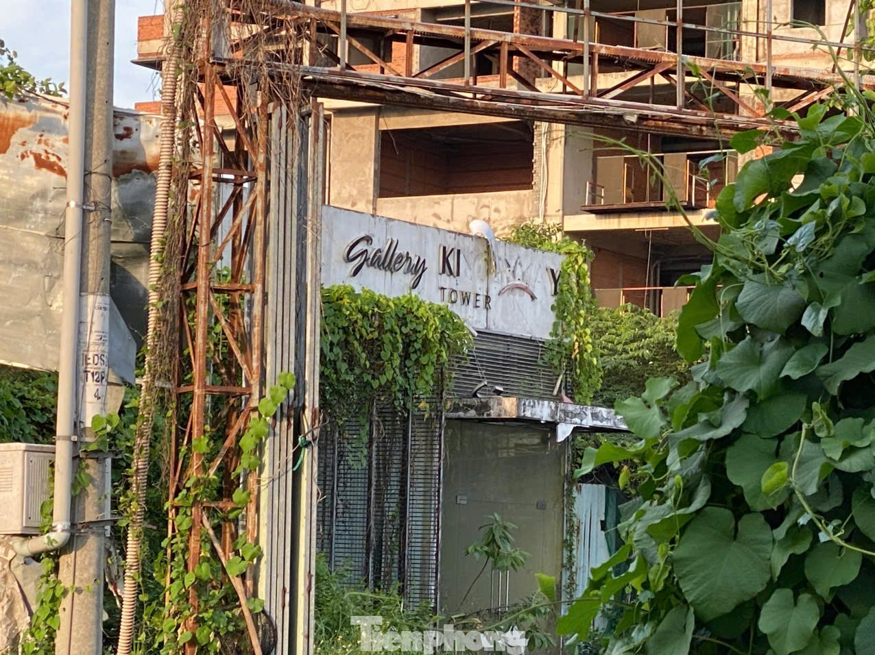 Cảnh tả tơi ở dự án Kingsway Tower, lừa bán cho gần 500 khách hàng - Ảnh 1