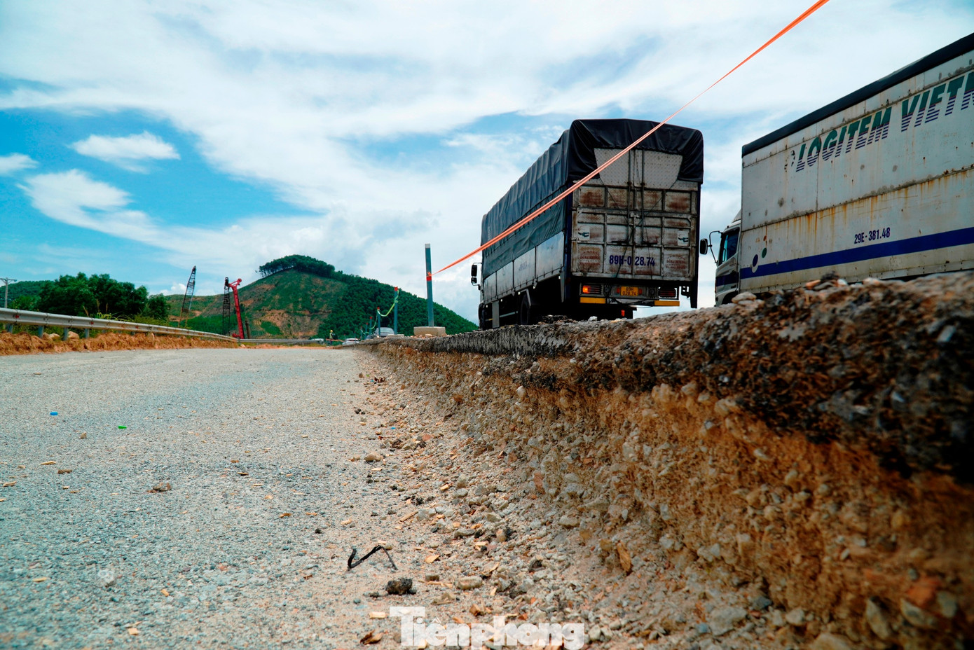 Gấp rút thi công dự án 'lên đời' cao tốc La Sơn - Hòa Liên - Ảnh 6