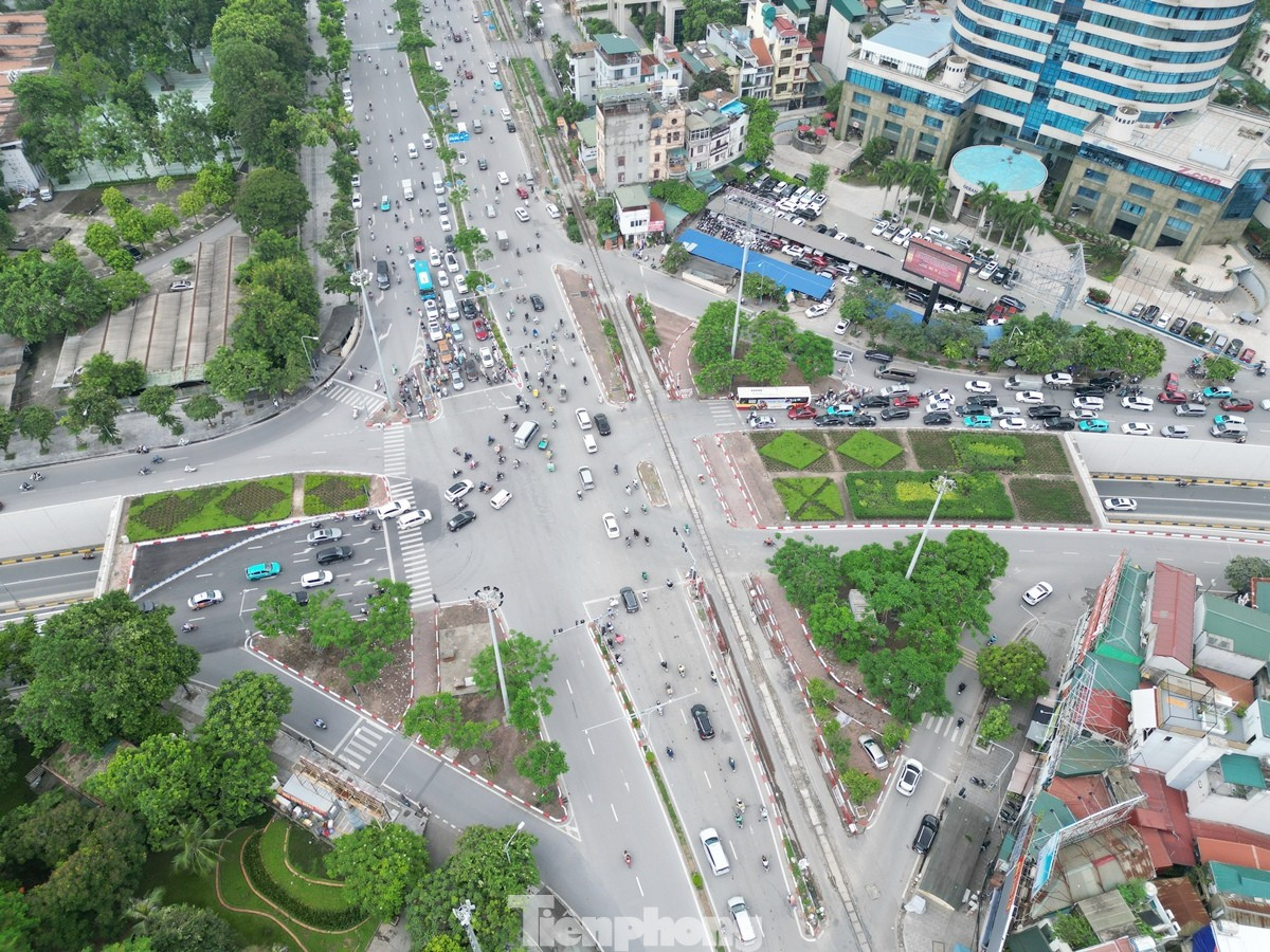 Cận cảnh các nút giao được xác định là 'cửa' kiểm soát xe máy xăng tại Hà Nội - Ảnh 1