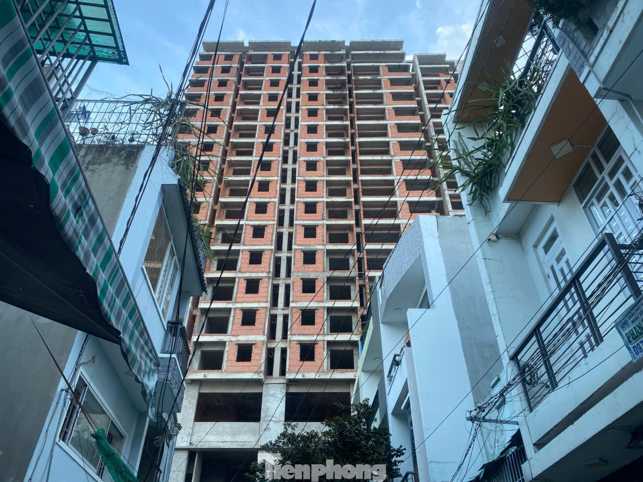 Cảnh tả tơi ở dự án Kingsway Tower, lừa bán cho gần 500 khách hàng - Ảnh 4