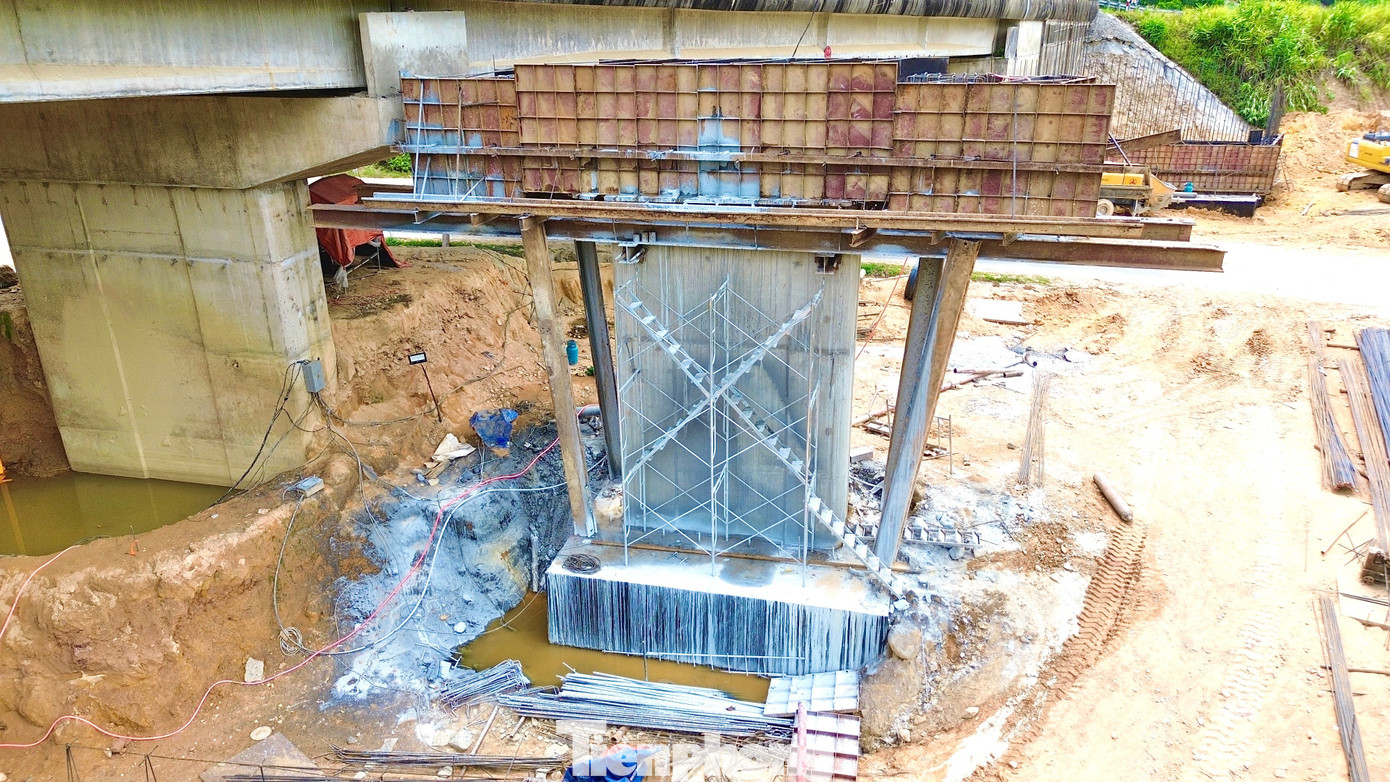 Gấp rút thi công dự án 'lên đời' cao tốc La Sơn - Hòa Liên - Ảnh 15