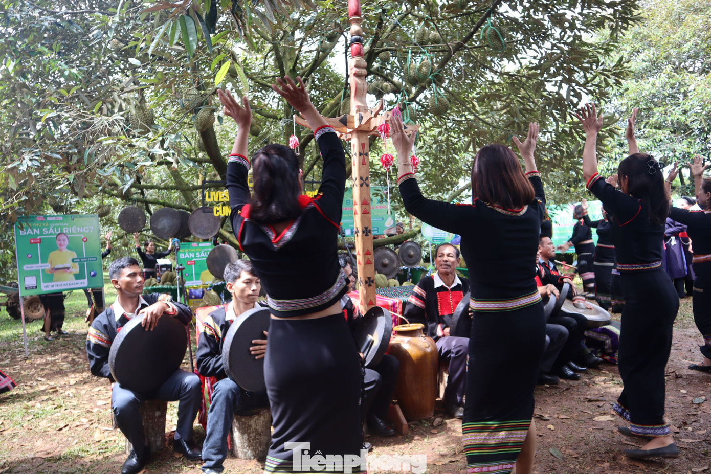 Phiên livestream sầu riêng có gì mà khách đổ xô mua hơn 60 tấn? - Ảnh 2