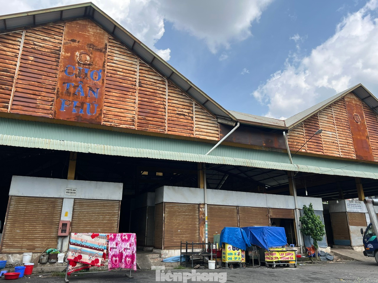 Cận cảnh 2 khu chợ tiền tỷ sắp bị giải tỏa ở TPHCM - Ảnh 5