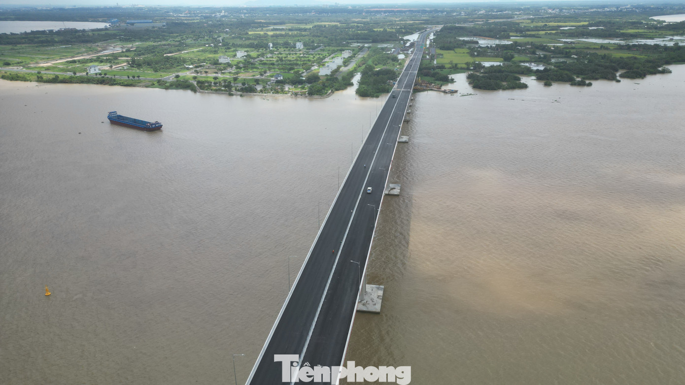 Hình ảnh cầu lớn nhất trên tuyến Vành đai 3 TPHCM trước ngày thông xe - Ảnh 6