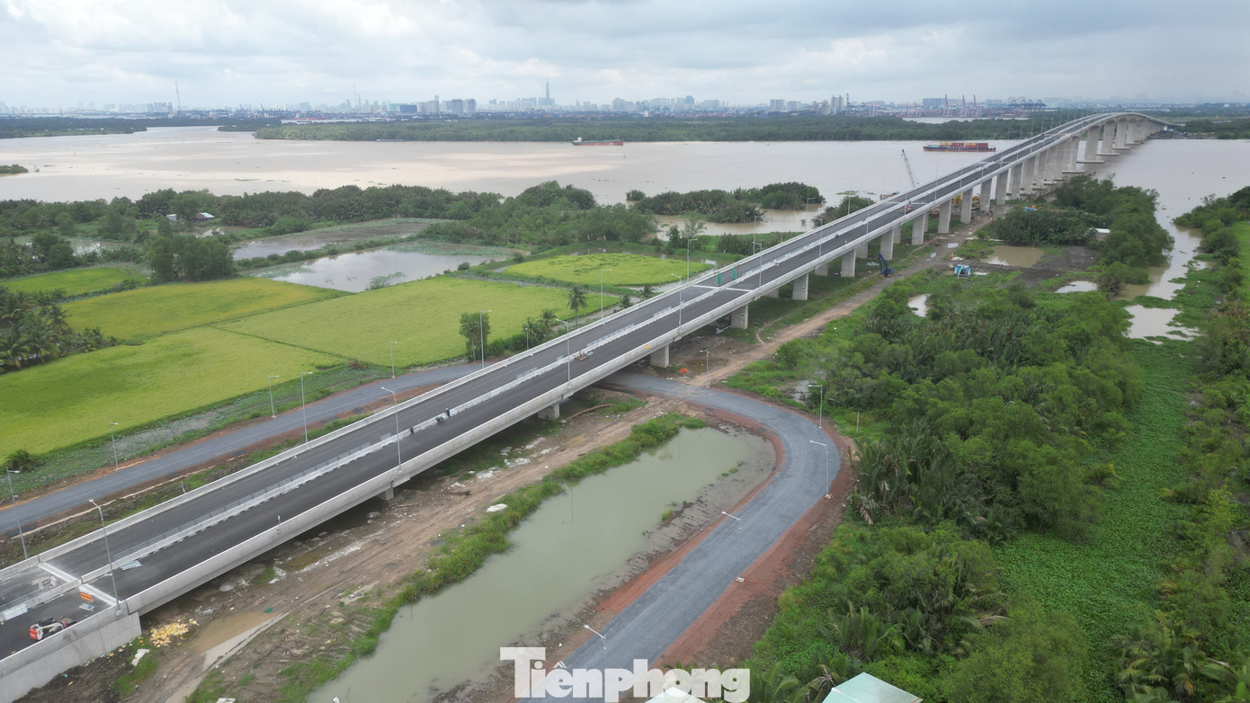 Hình ảnh cầu lớn nhất trên tuyến Vành đai 3 TPHCM trước ngày thông xe - Ảnh 3