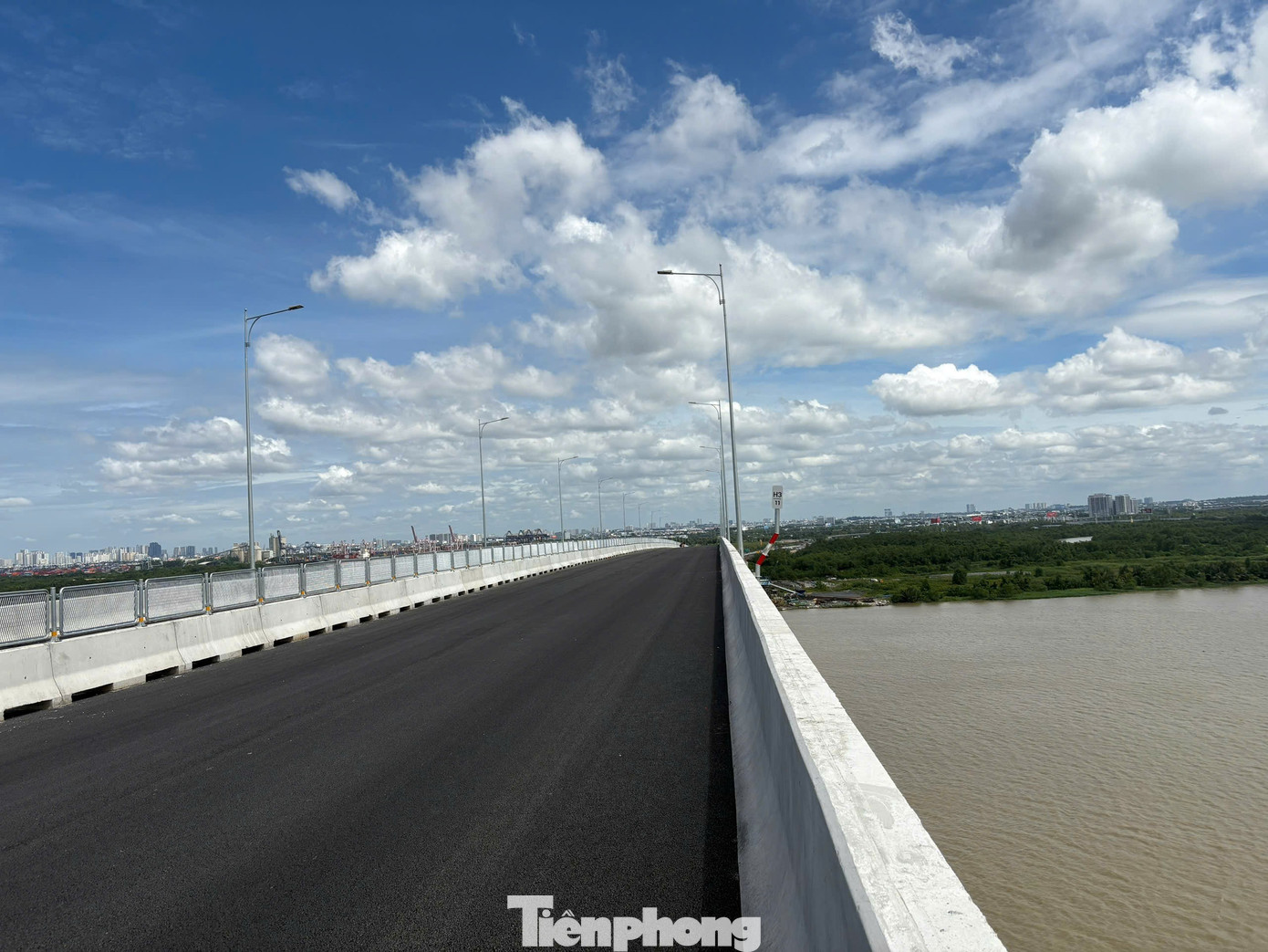 Hình ảnh cầu lớn nhất trên tuyến Vành đai 3 TPHCM trước ngày thông xe - Ảnh 4