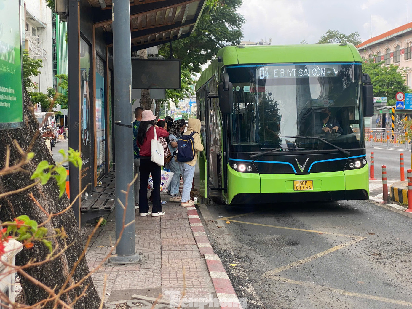 Hạn chế xe xăng, TPHCM bổ sung 72 tuyến xe buýt và 8.000 xe đạp công cộng - Ảnh 2